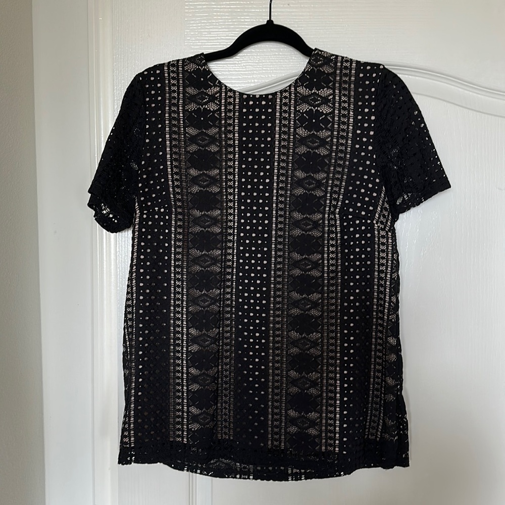 BEAUTIFUL Banana Republic Lace black and nude blouse